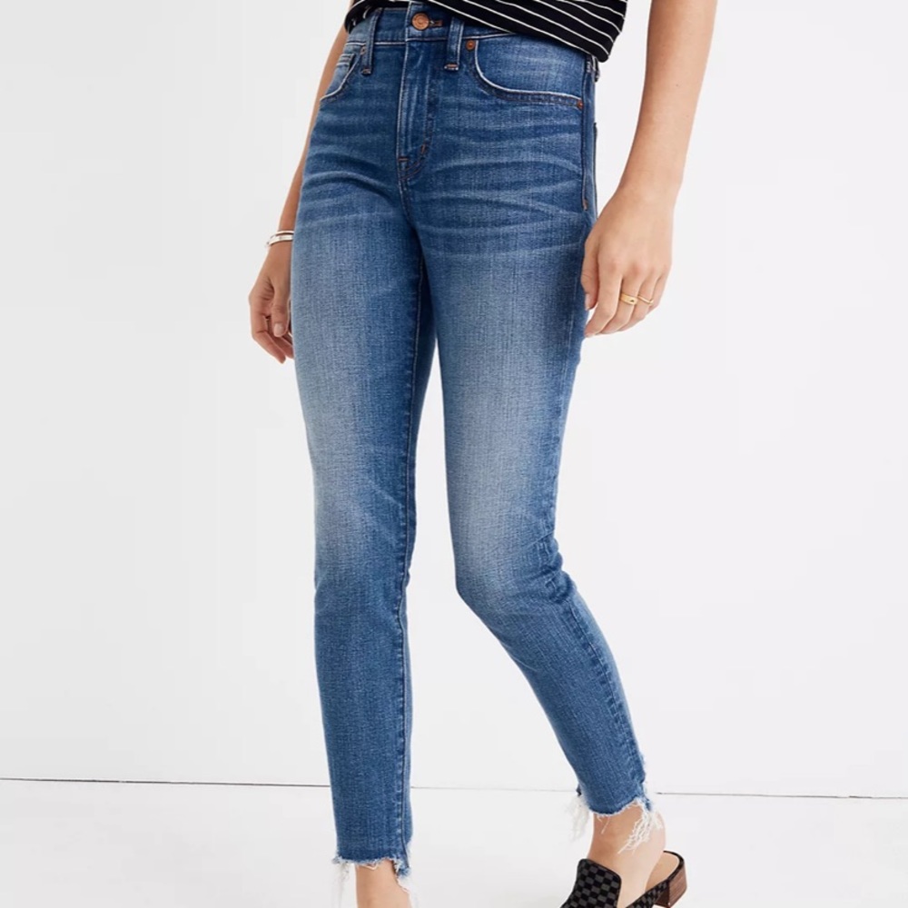 Madewell 9’ High Rise Cotton Blend Raw Hem Woman’s ‎    Blue Jeans Size 28